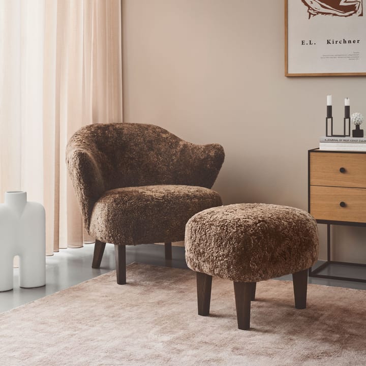 Ingeborg fauteuil, Schapenvacht moonlight-poten gerookt eikenhout Audo Copenhagen
