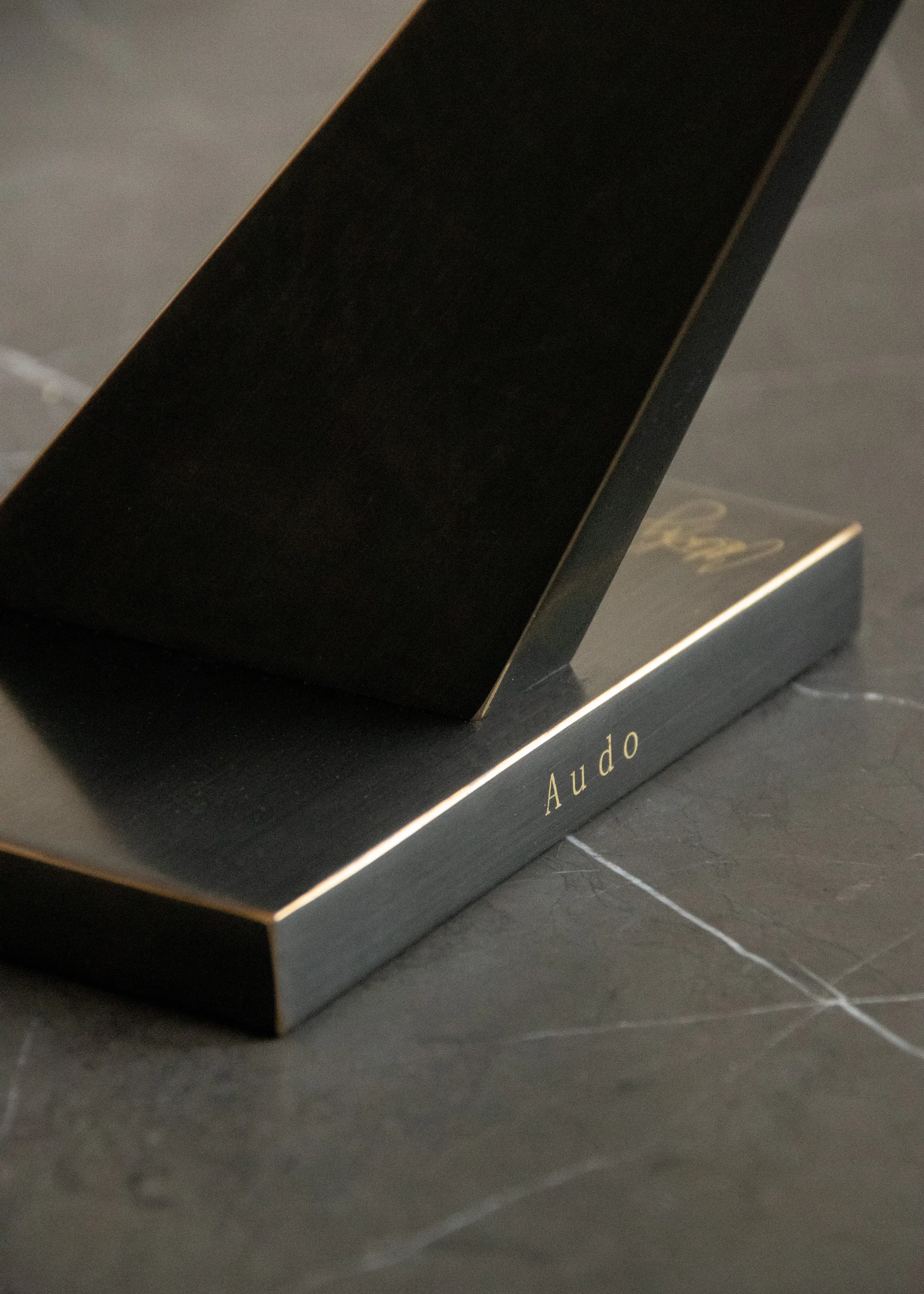 Interconnect kandelaar 70 cm, Bronzed brass Audo Copenhagen