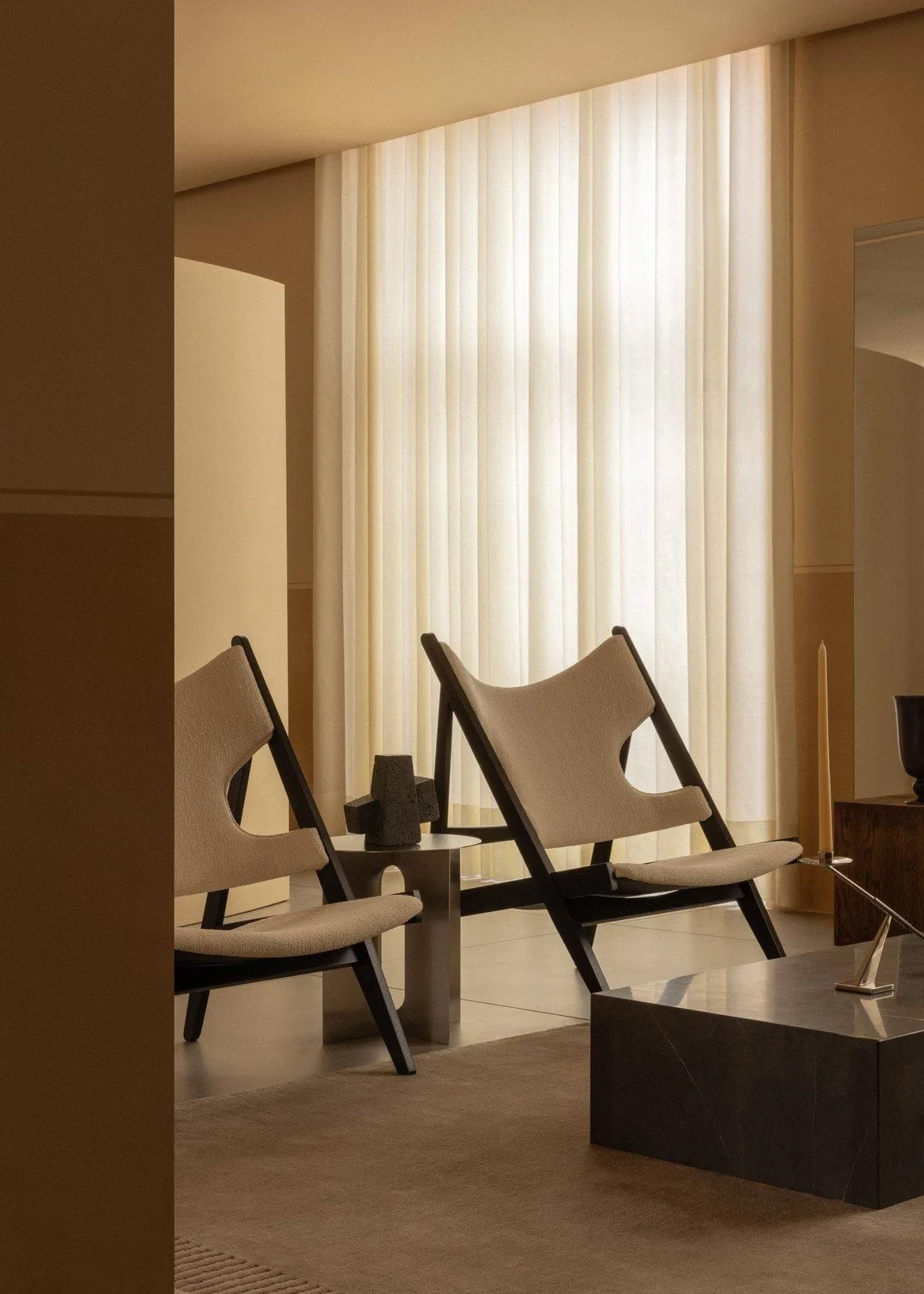 Knitting loungefauteuil, Aida 0618-walnoot Audo Copenhagen