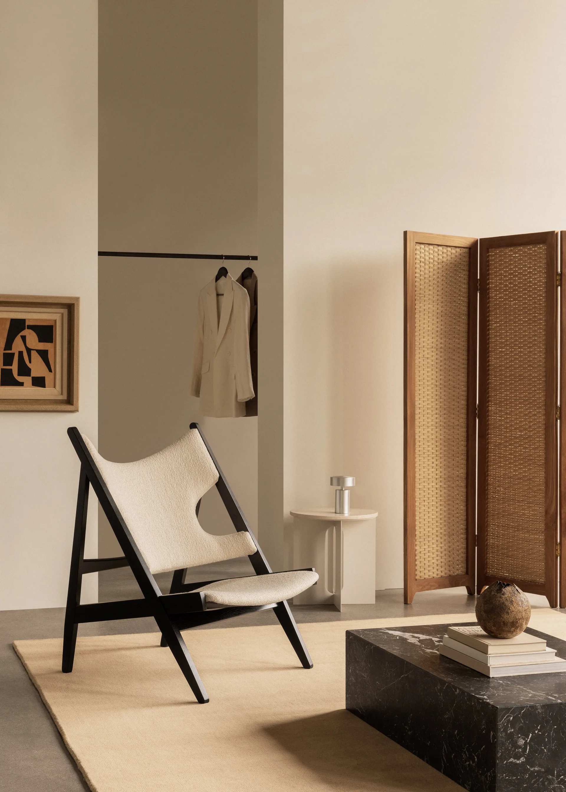 Knitting loungefauteuil, Barnum Bouclé 24-zwart eik Audo Copenhagen