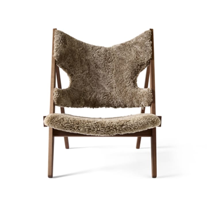 Knitting loungefauteuil - schapenvacht sahara, onderstel walnoot - Audo Copenhagen