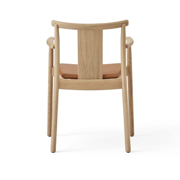 Merkur stoel met armleuningen en kussen - Oak- Dakar 0250 cognac - Audo Copenhagen