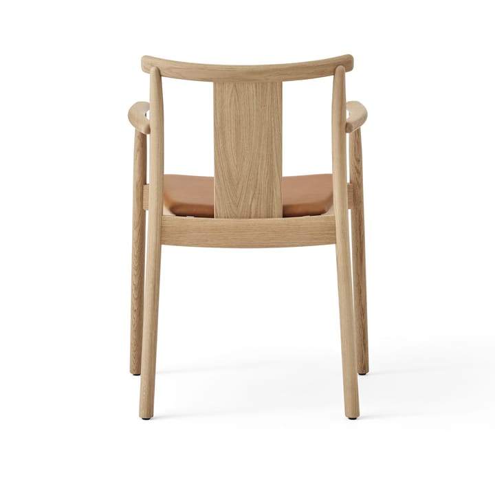 Merkur stoel met armleuningen en kussen, Oak- Dakar 0250 cognac Audo Copenhagen