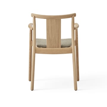 Merkur stoel met armleuningen en kussen - Oak-Hallingdal 0200 beige - Audo Copenhagen