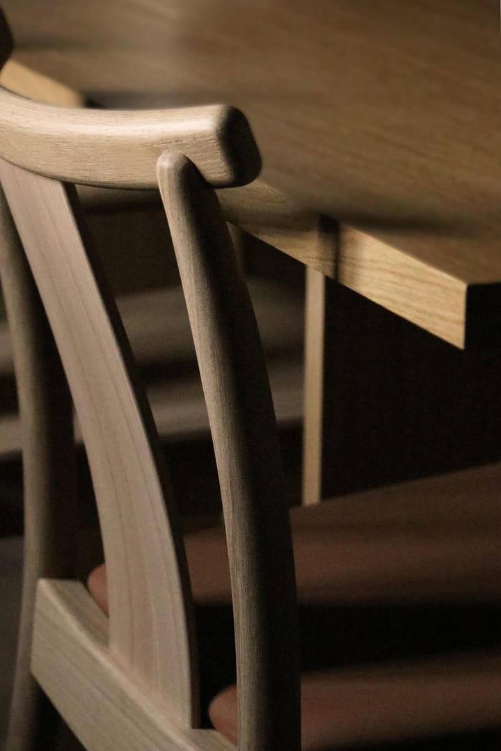 Merkur stoel met kussen, Oak- Dakar 0250 cognac Audo Copenhagen