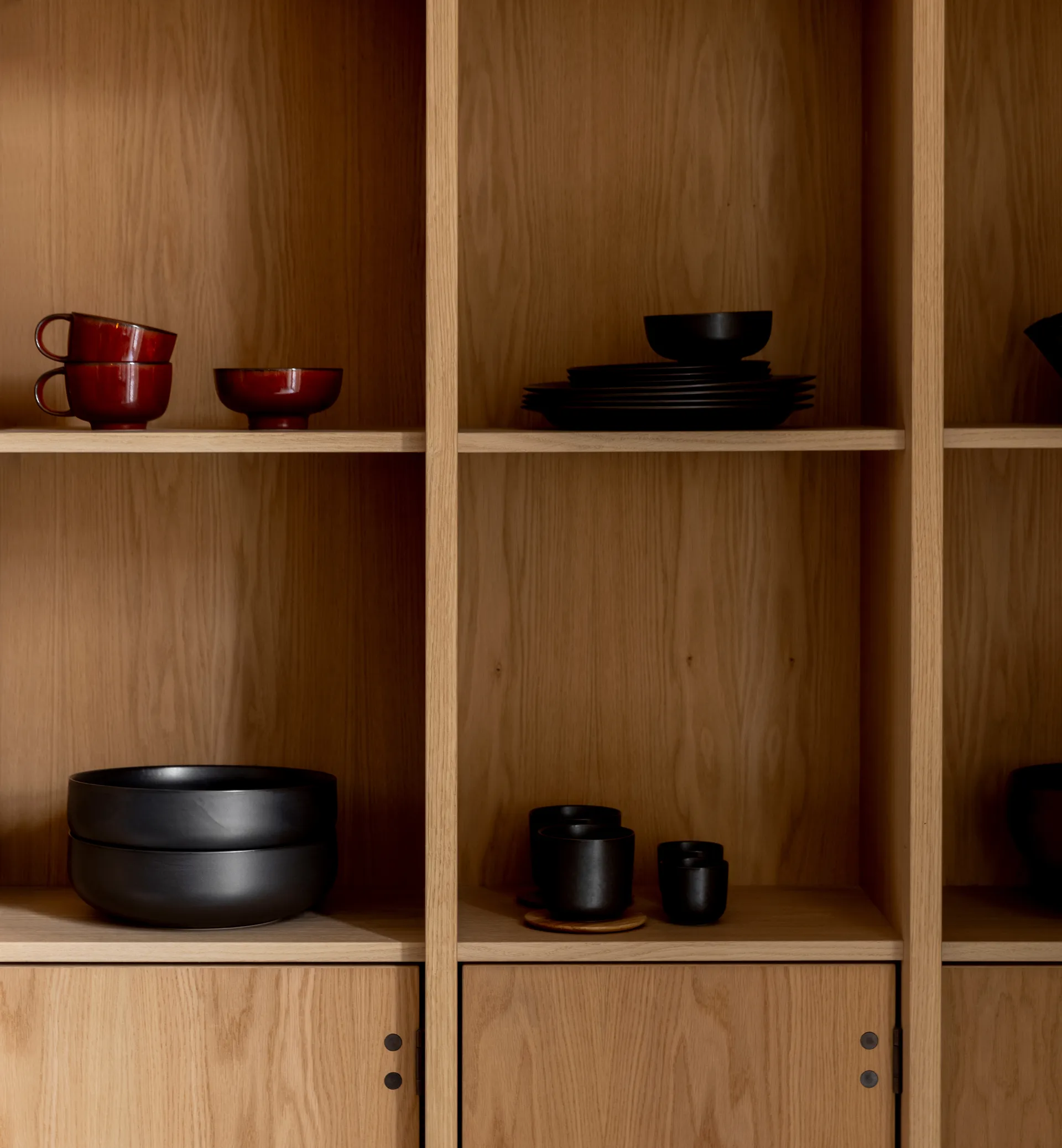 New Norm kom op voet Ø12 cm, Donker geglazuurd Audo Copenhagen