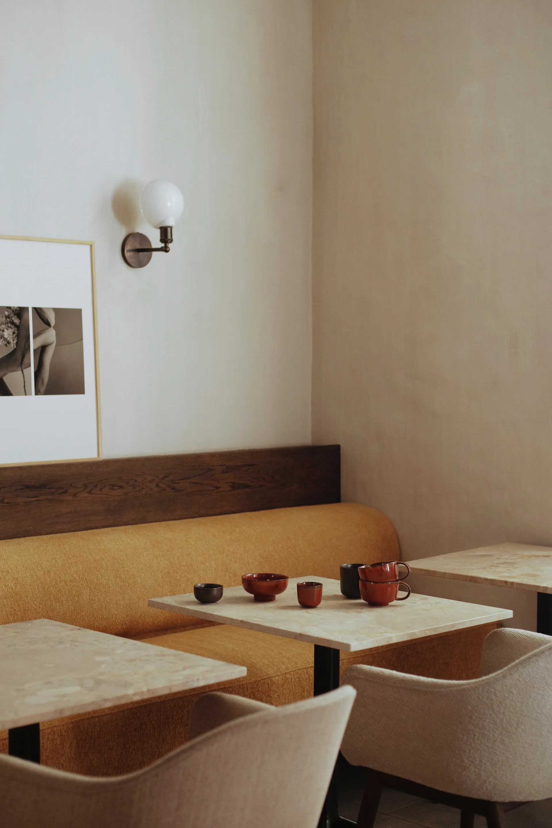 New Norm kom op voet Ø12 cm, Rood geglazuurd Audo Copenhagen