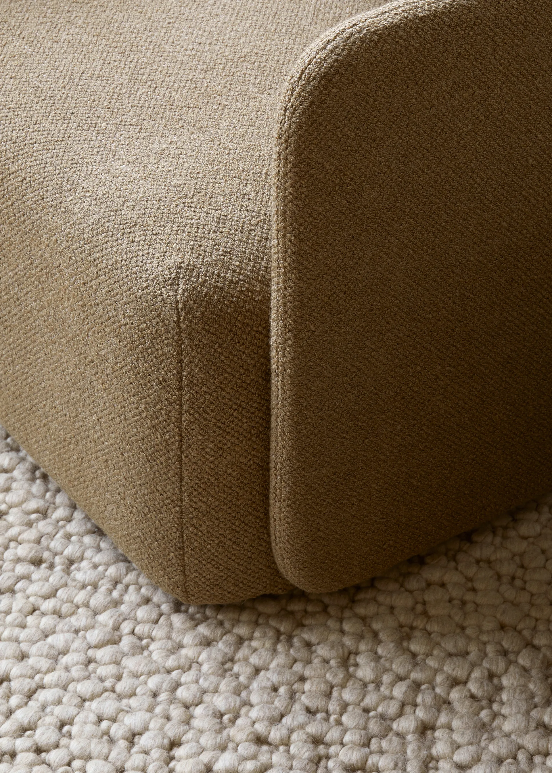 Offset fauteuil, Audo Bouclé 06 Gold Audo Copenhagen