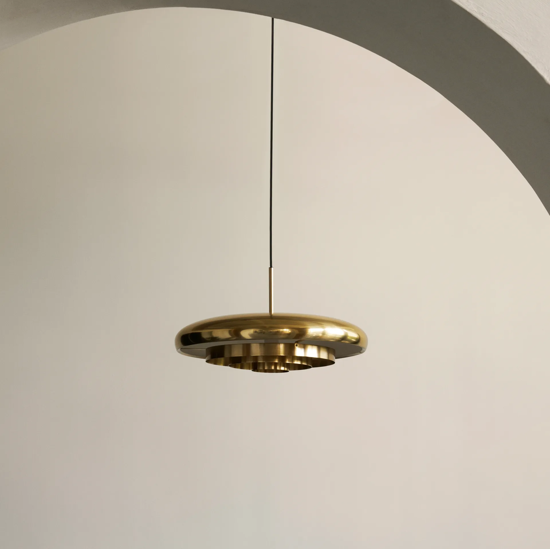 Resonant hanglamp Ø53 cm, Messing Audo Copenhagen