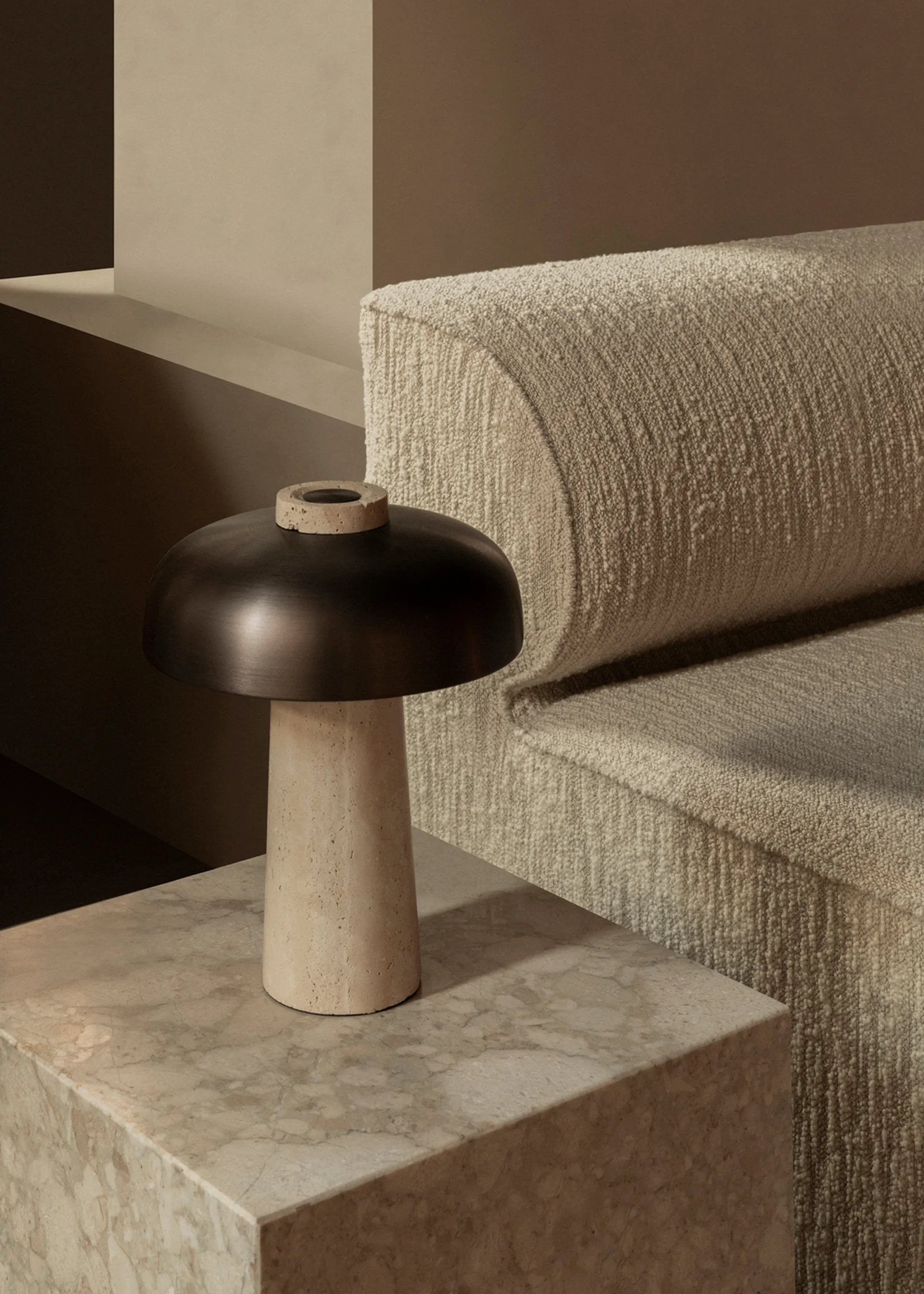 Reverse tafellamp 30 cm, Travertijn-verbronsd messing Audo Copenhagen