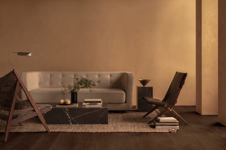 Saxe fauteuil, leer bruin, bruingeolied eiken onderstel Audo Copenhagen