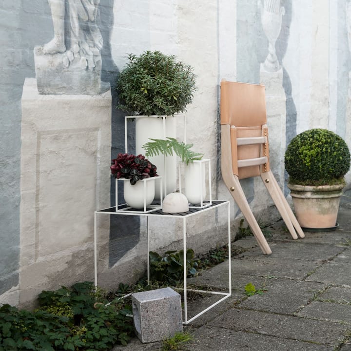Saxe fauteuil, leer bruin, bruingeolied eiken onderstel Audo Copenhagen