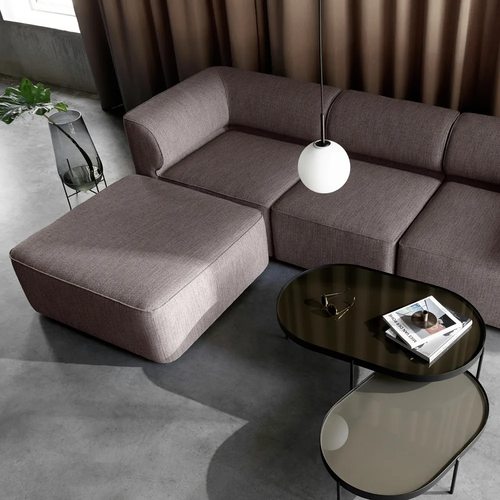 TR Bulb hanglamp, opal shiny, zwarte bevestiging Audo Copenhagen