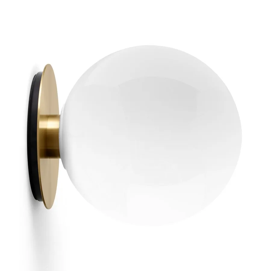 TR plafond/wandlamp messing, Glanzend opaalglas Audo Copenhagen
