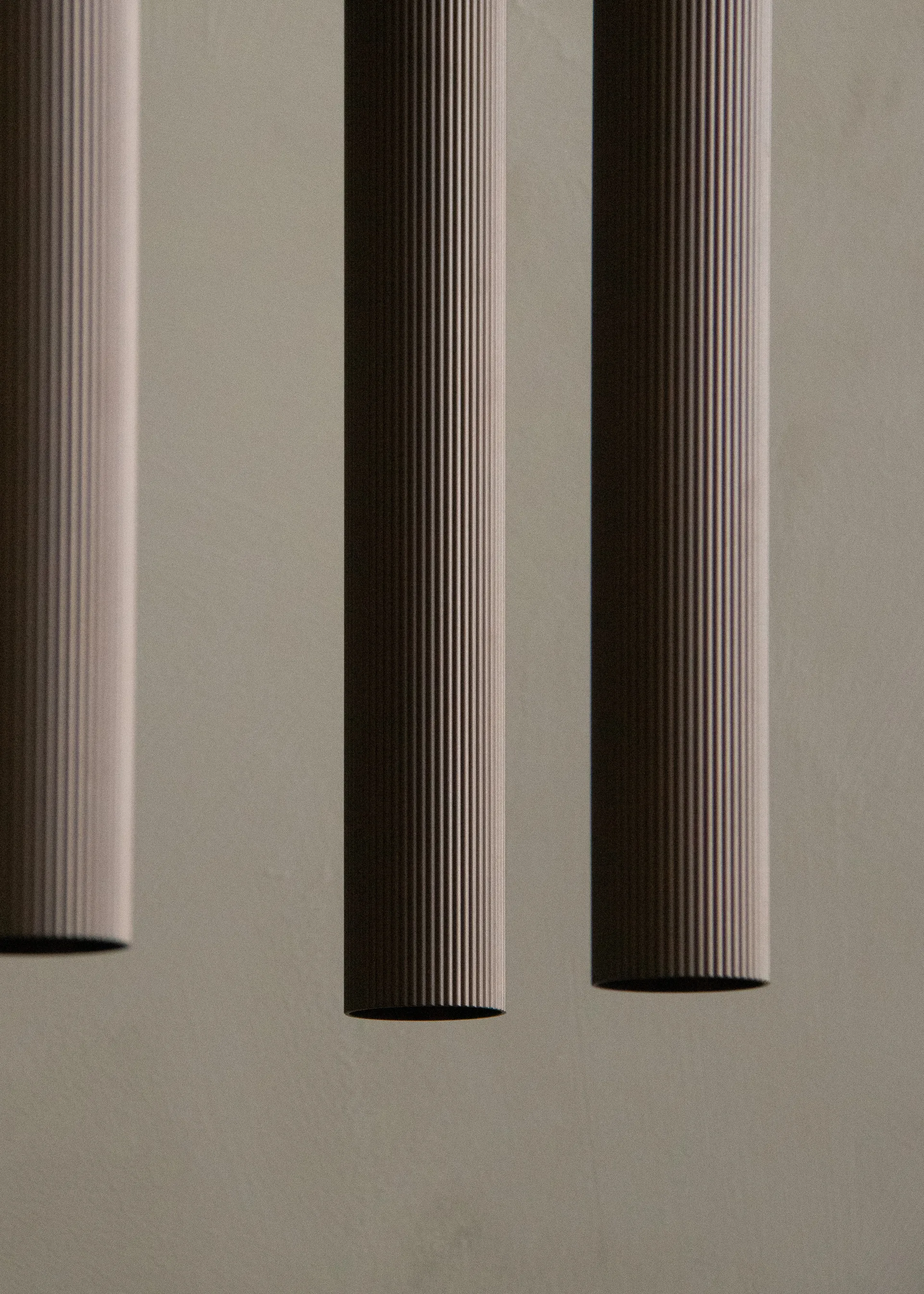 Tubulaire kroonluchter 20, Anodized bronzed Audo Copenhagen