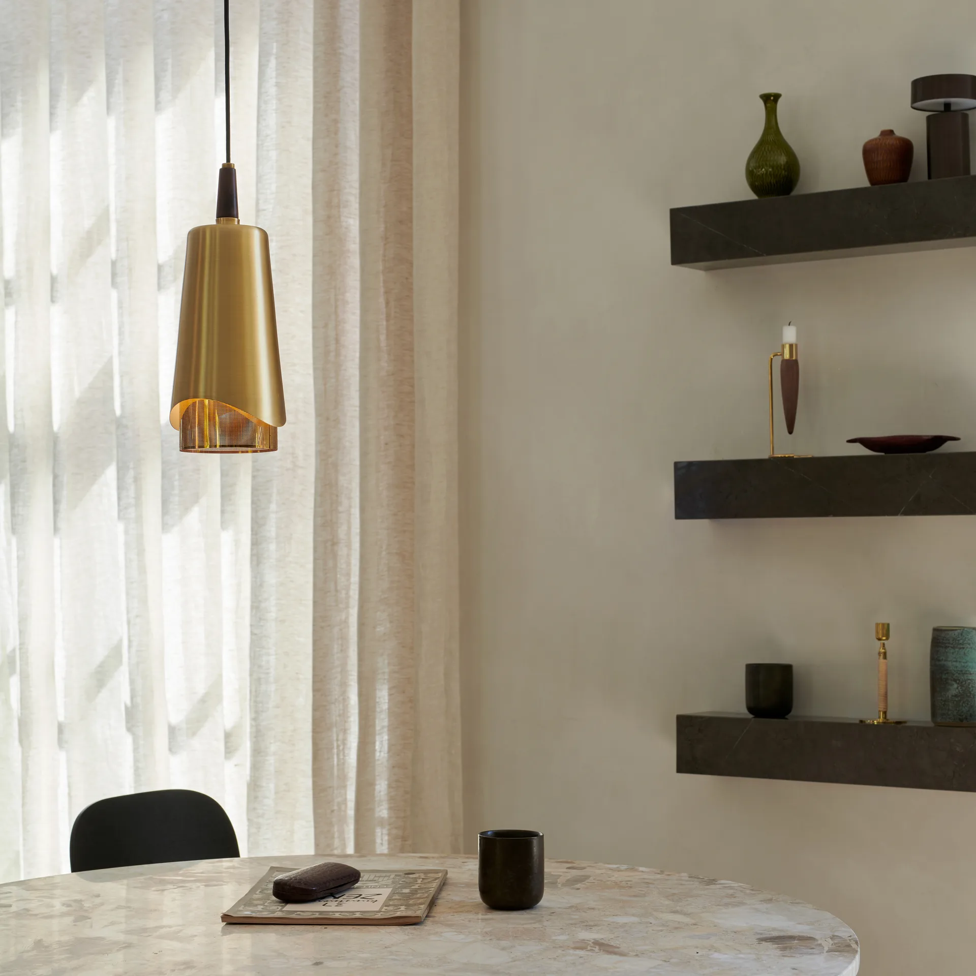 Umanoff hanglamp, Gepolijst messing-walnoot Audo Copenhagen