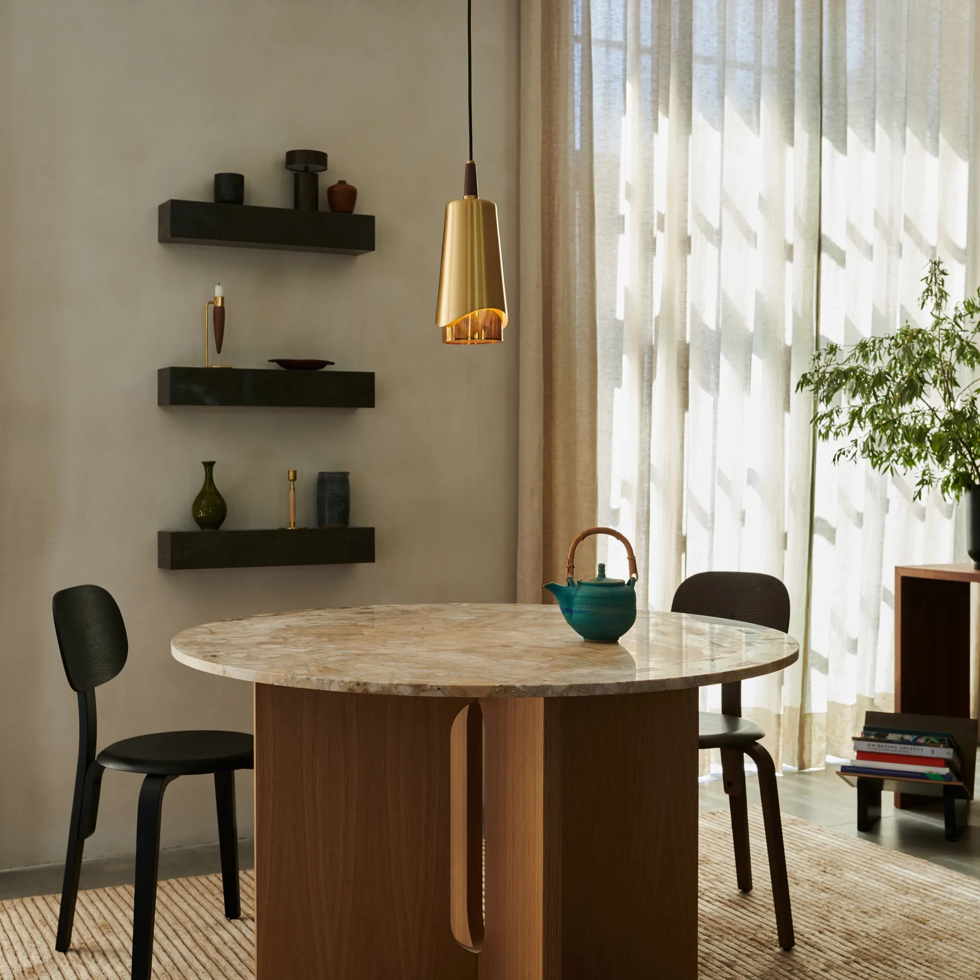 Umanoff hanglamp, Gepolijst messing-walnoot Audo Copenhagen