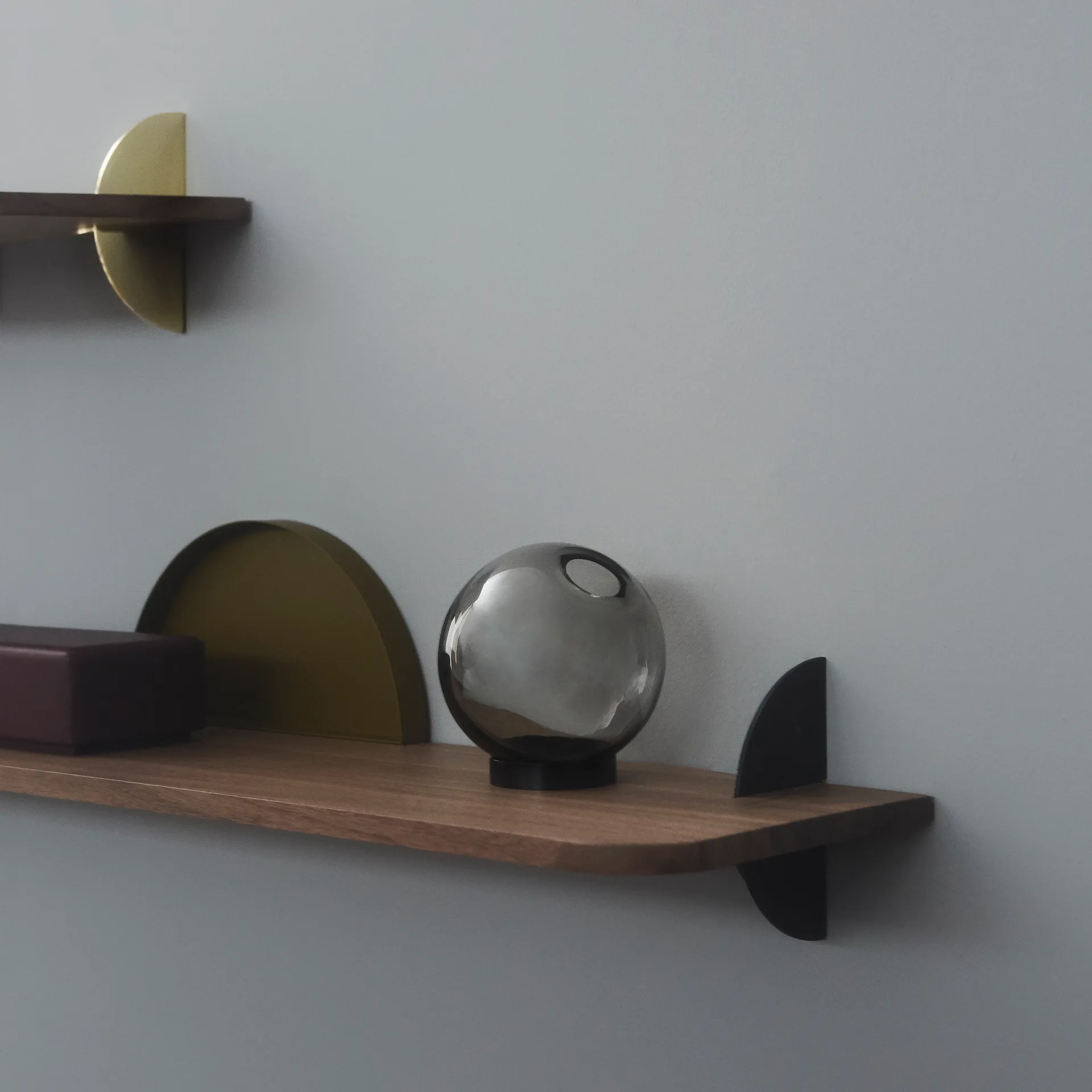 Aedes plank 80 cm, Walnoot-zwart AYTM