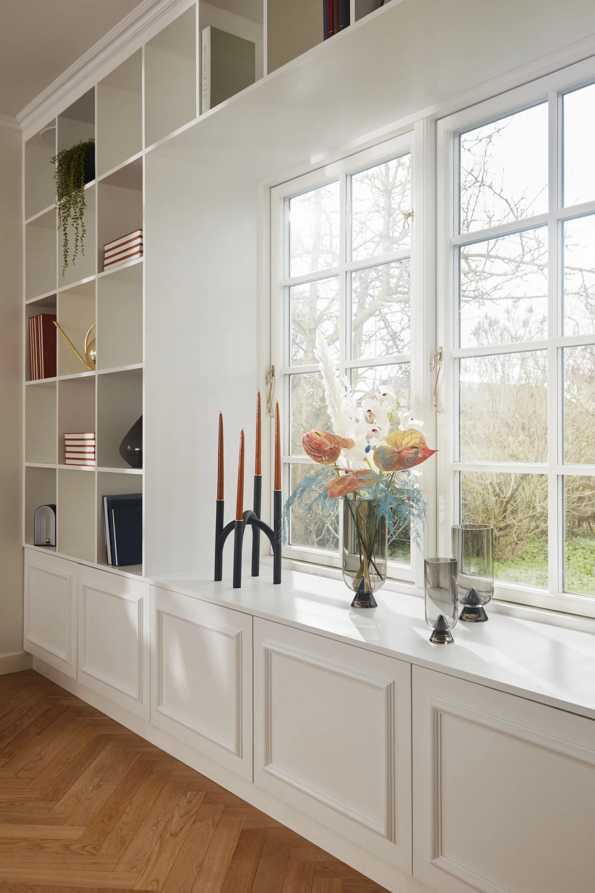 Angui kandelaar 34 cm, Zwart-goud AYTM