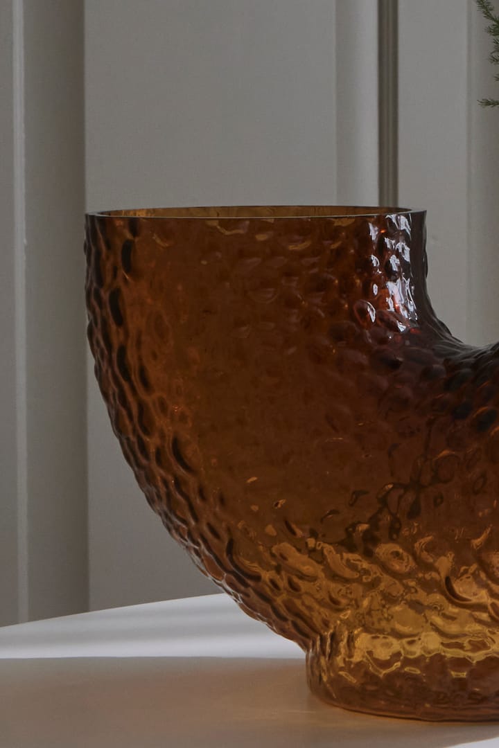 Arura vaas laag, Amber AYTM