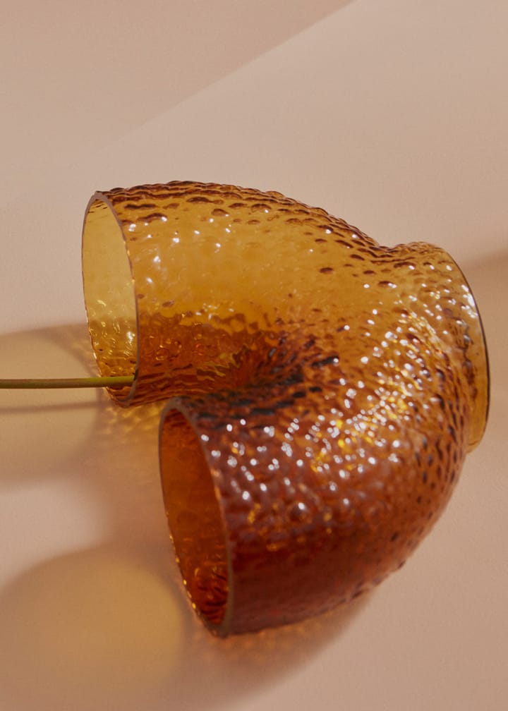Arura vaas laag, Amber AYTM