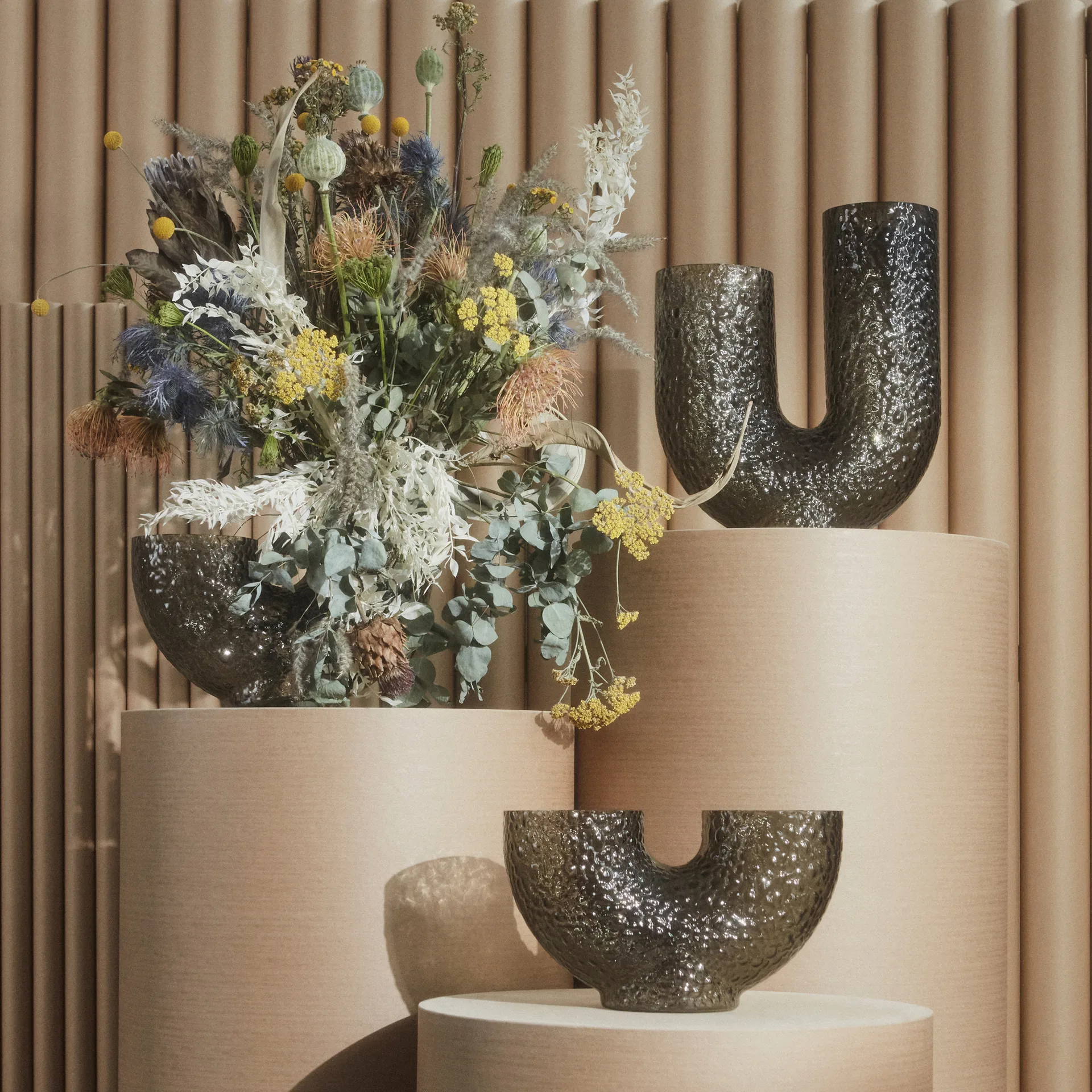 Arura vaas laag, Zwart AYTM