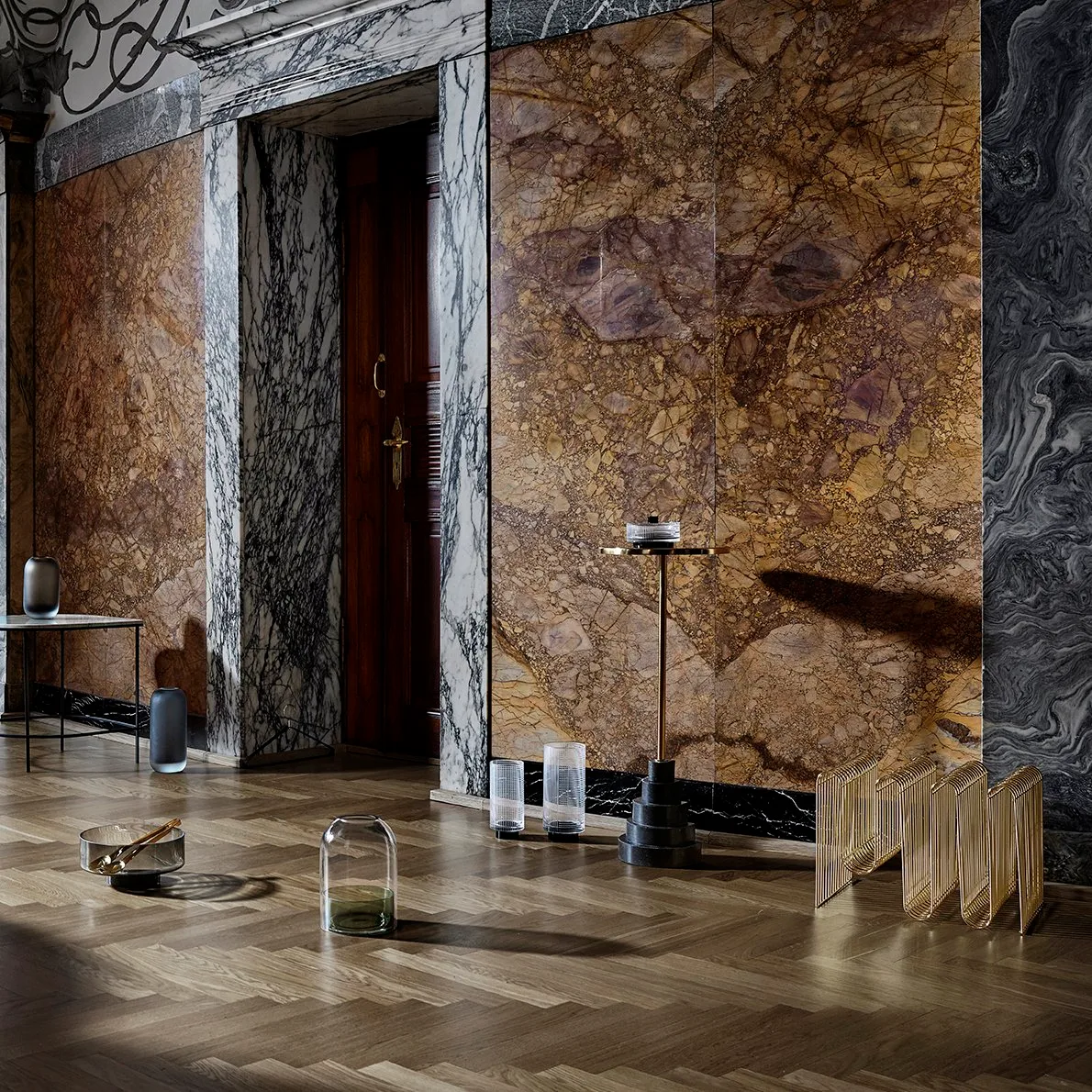 Curva tijdschriftenstandaard, messing AYTM