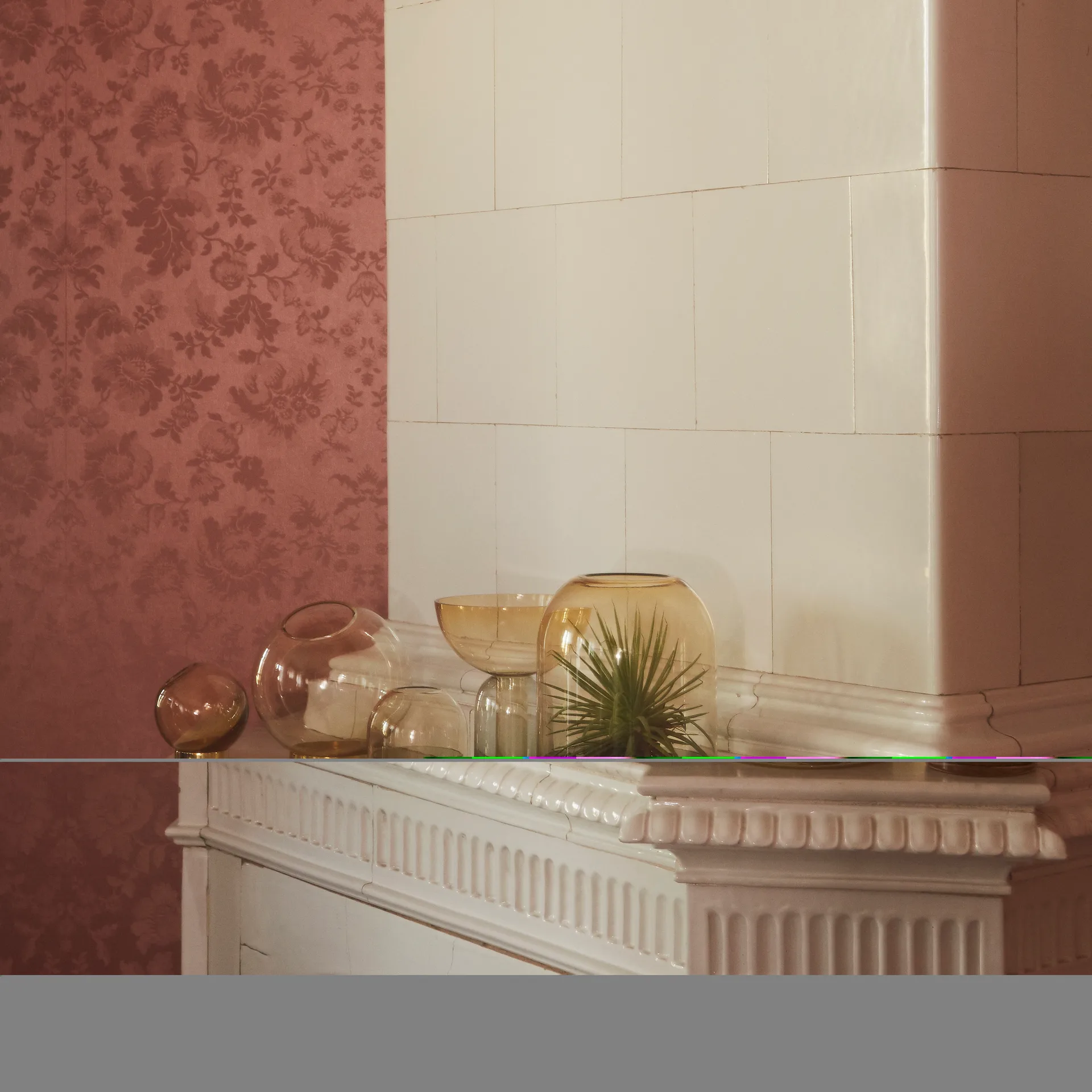 Globe vaas klein, amber-goud AYTM