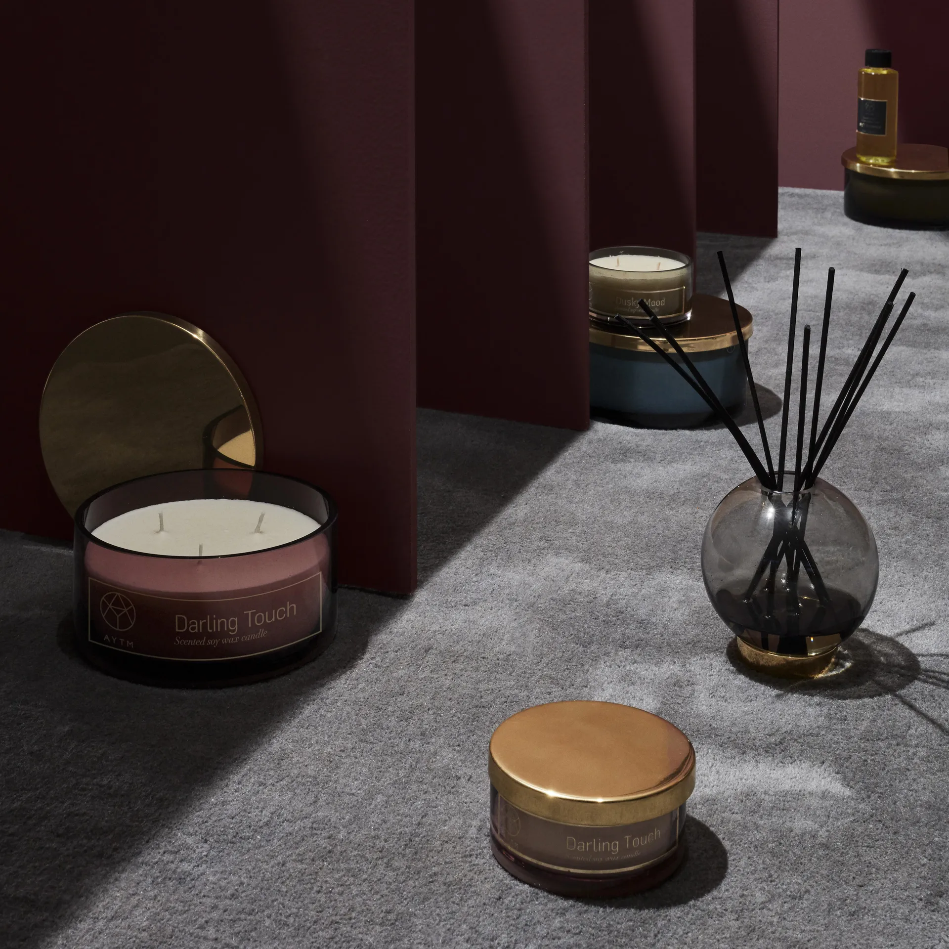 Globe vaas klein, zwart-messing AYTM