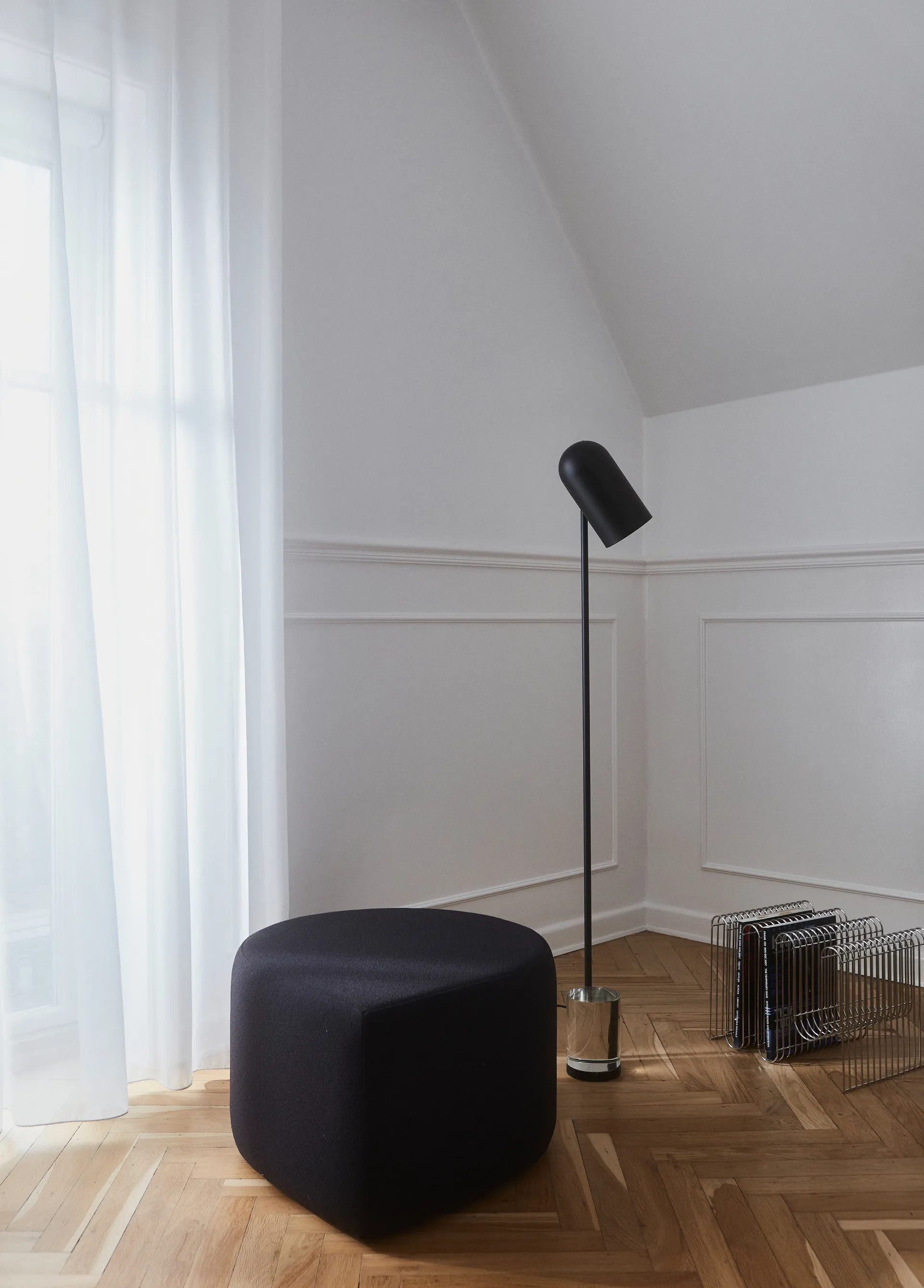 Stilla poef bouclé, Anthracite AYTM