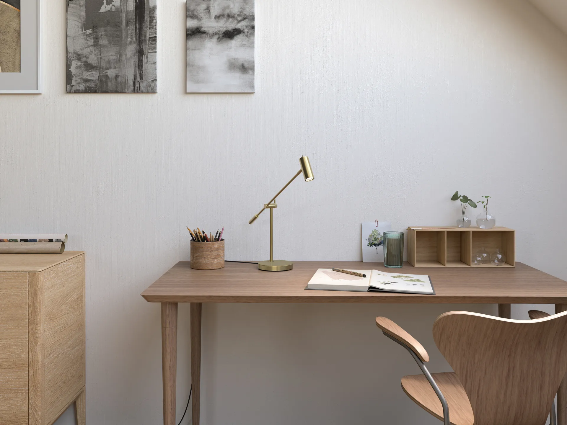 Cato tafellamp 48,5 cm, Blankslipad mässing Belid