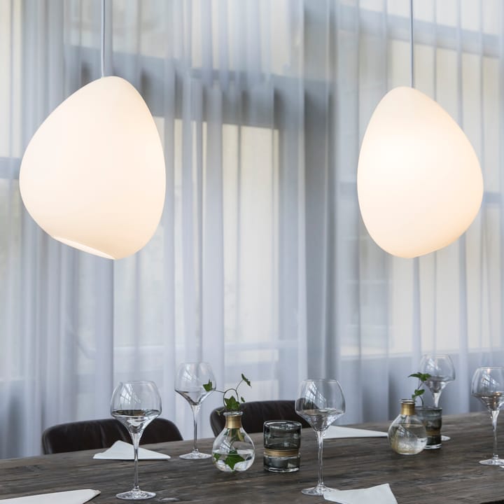 Ocean plafondlamp opaalglas, witte textielkabel Belid