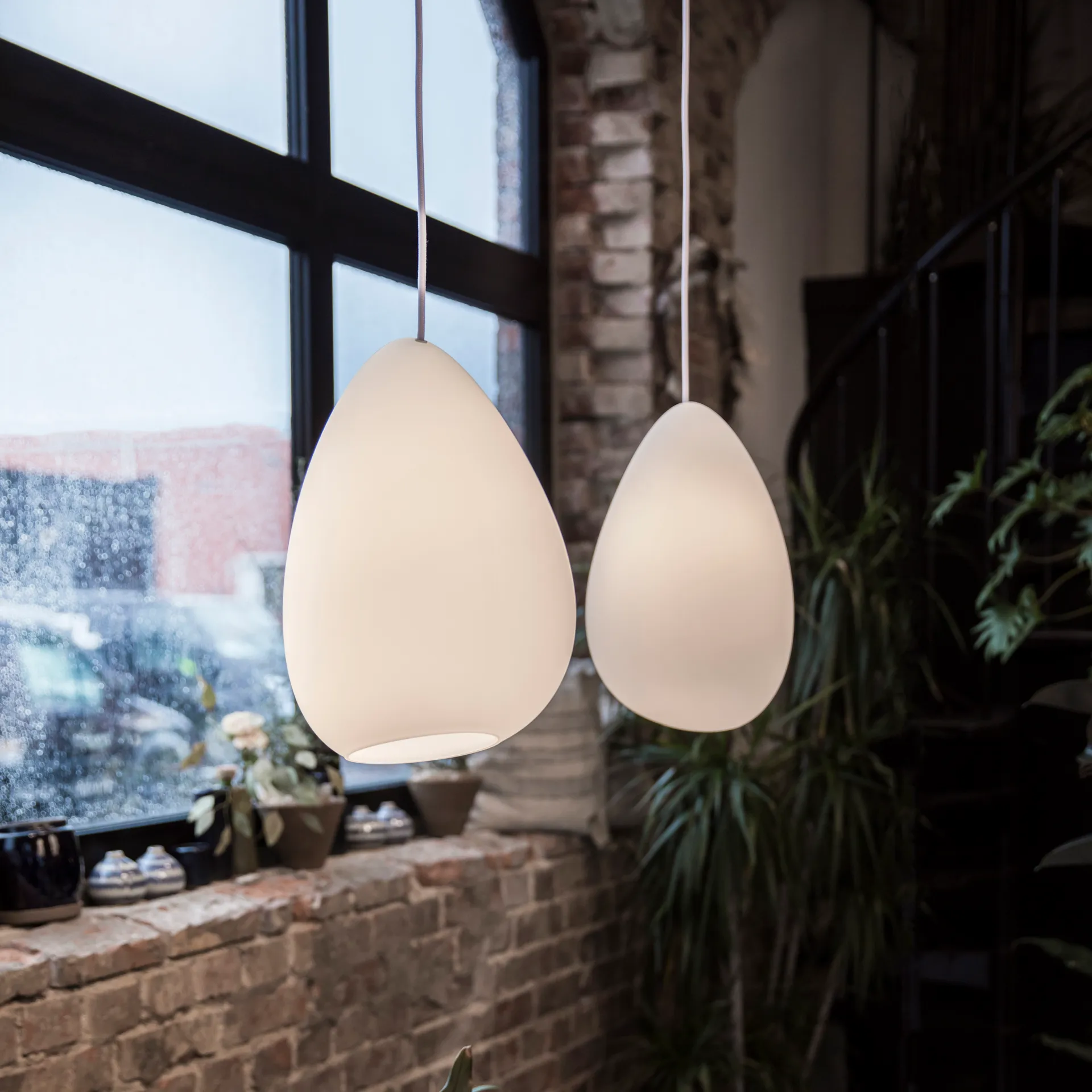 Ocean plafondlamp opaalglas, witte textielkabel Belid