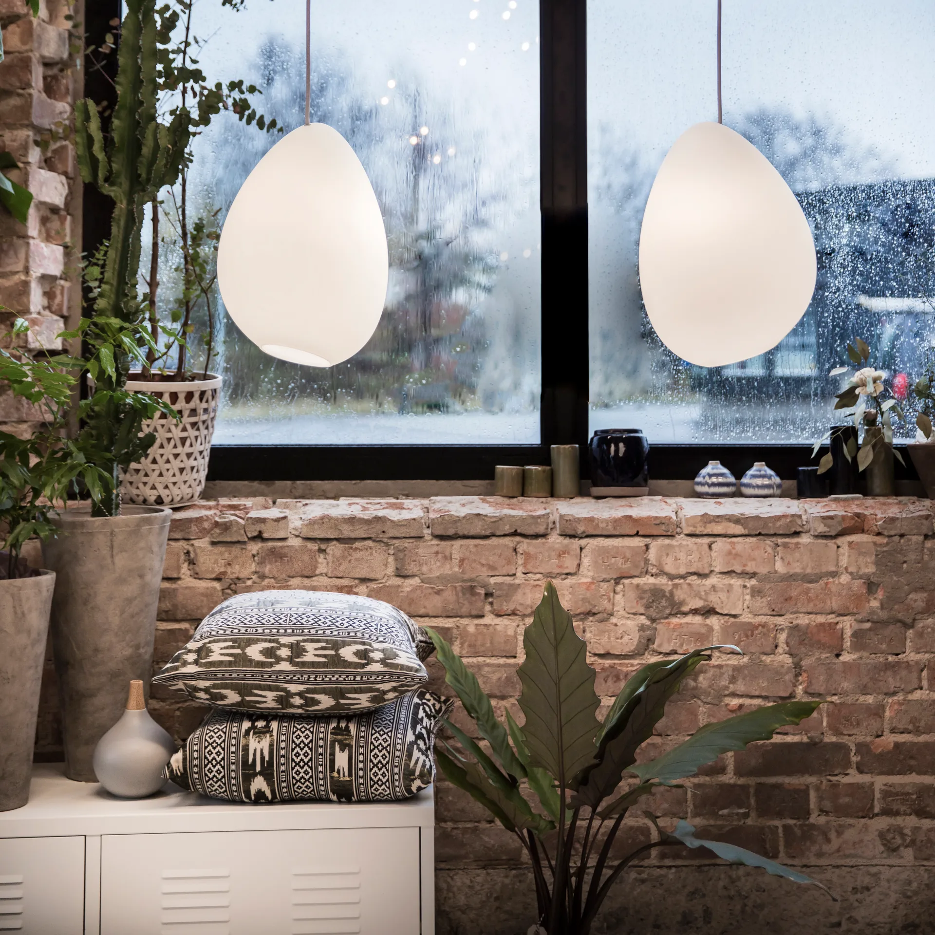 Ocean plafondlamp opaalglas, witte textielkabel Belid