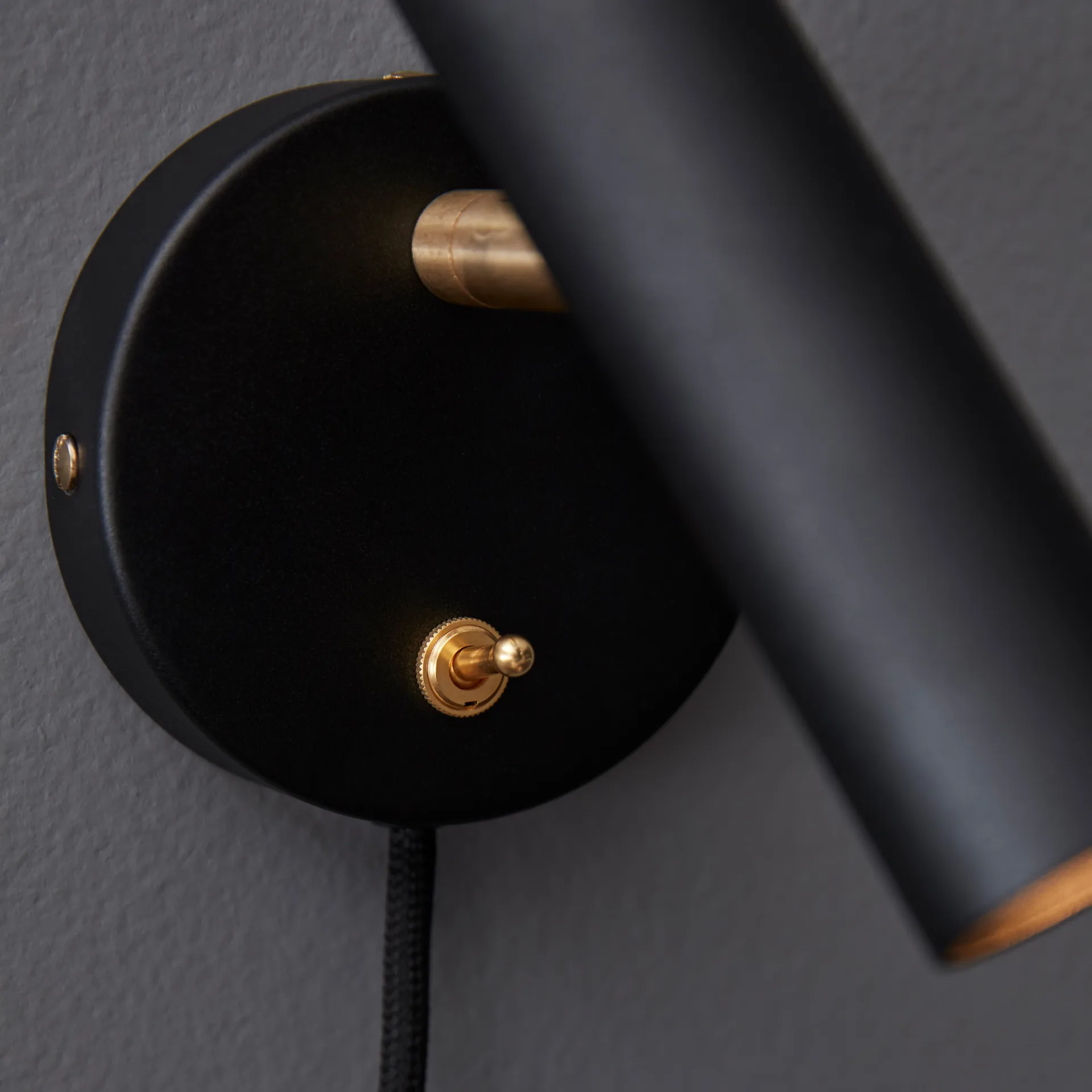 Slender wandlamp, Zwart Belid
