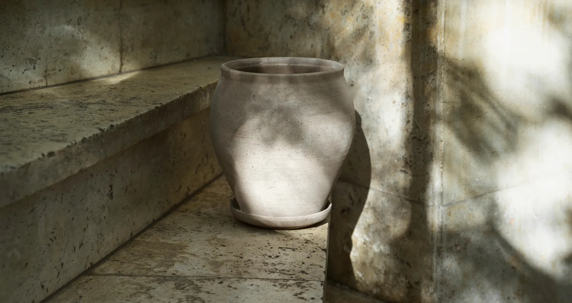 Delphi pot met schotel 2-delig, Grijs, Ø20 cm Bergs Potter