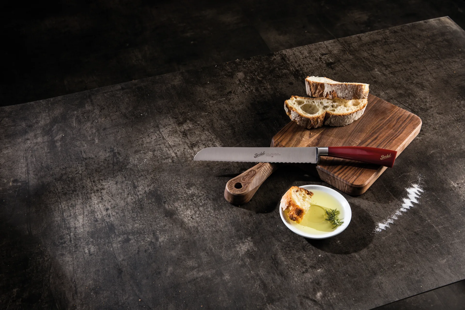 Elegance Red broodmes, 22 cm Berkel