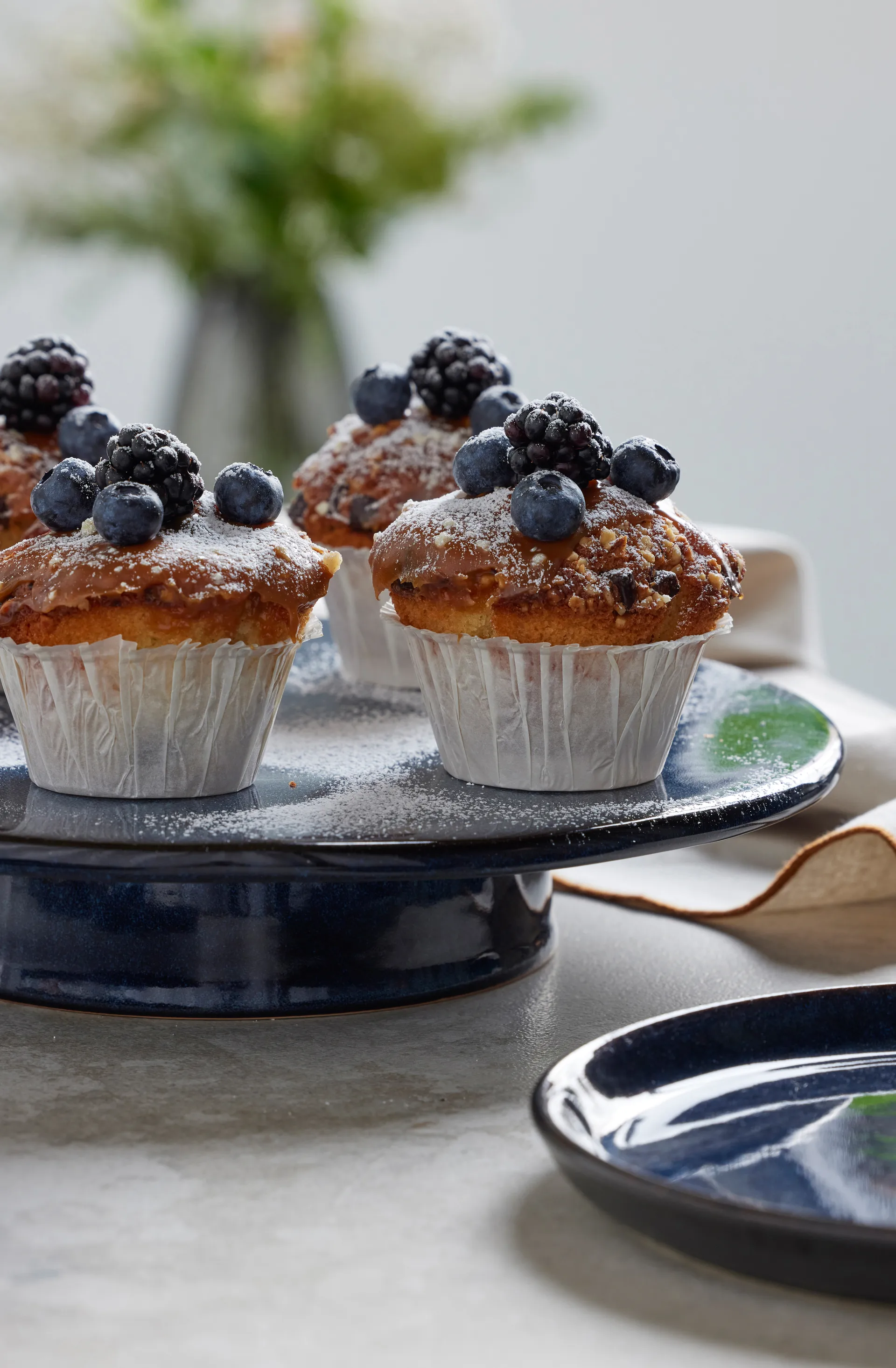 Bitz taartbord op voet Ø30 cm, Donkerblauw Bitz