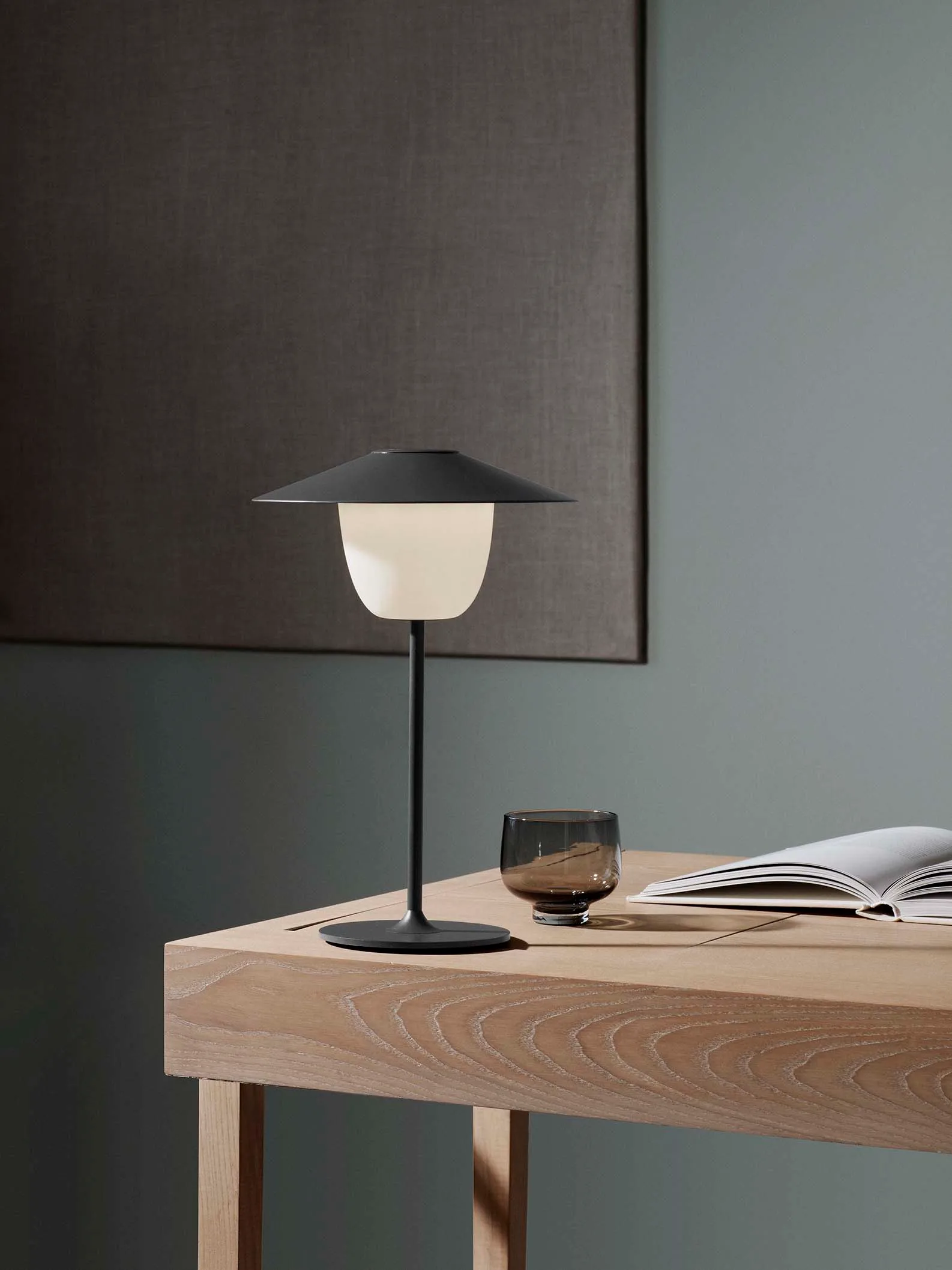 Ani mobiele ledlamp 33 cm, Warm gray (donkergrijs) blomus