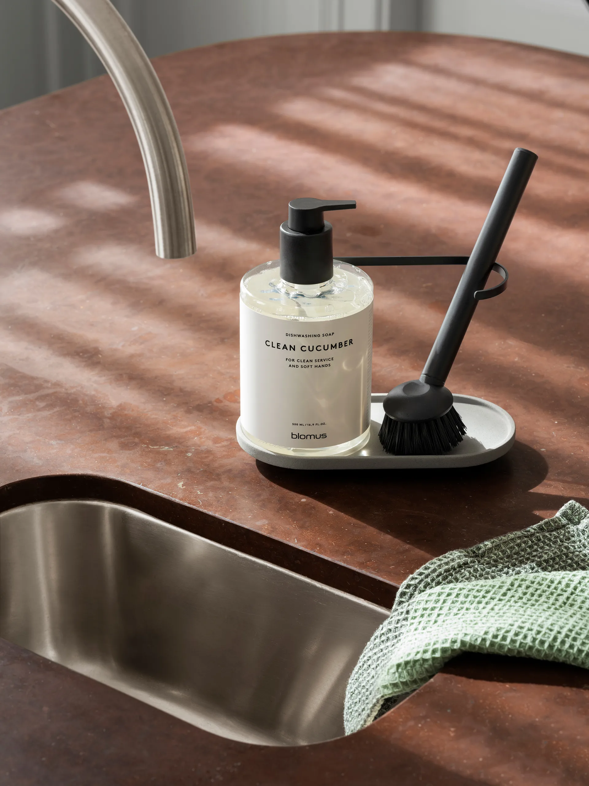 Dhuva afwasborstel- en zeephouder, Micro Chip blomus