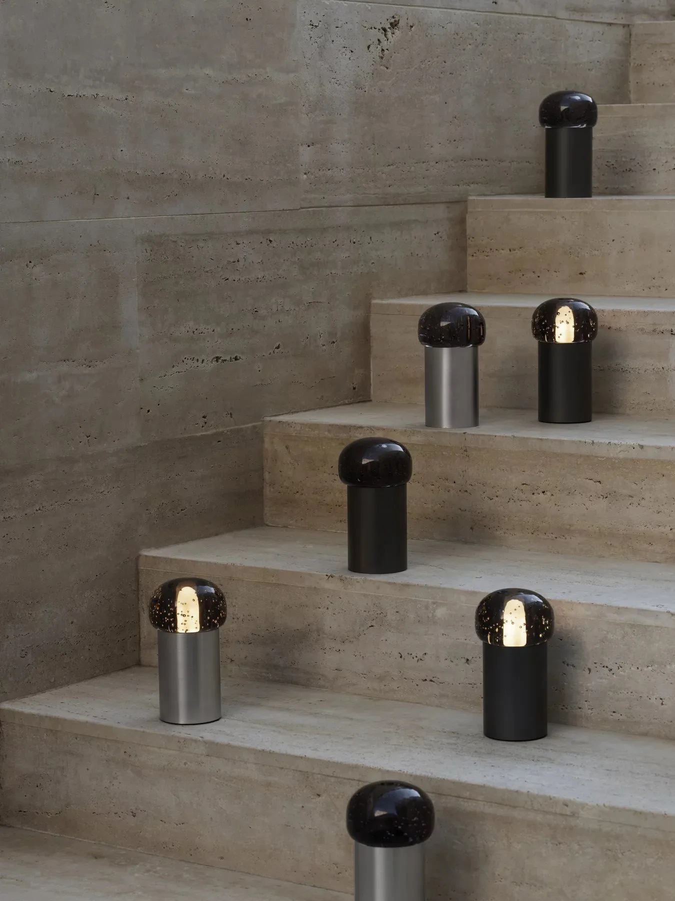 Iris LED-lamp 18 cm, Gun Metal blomus