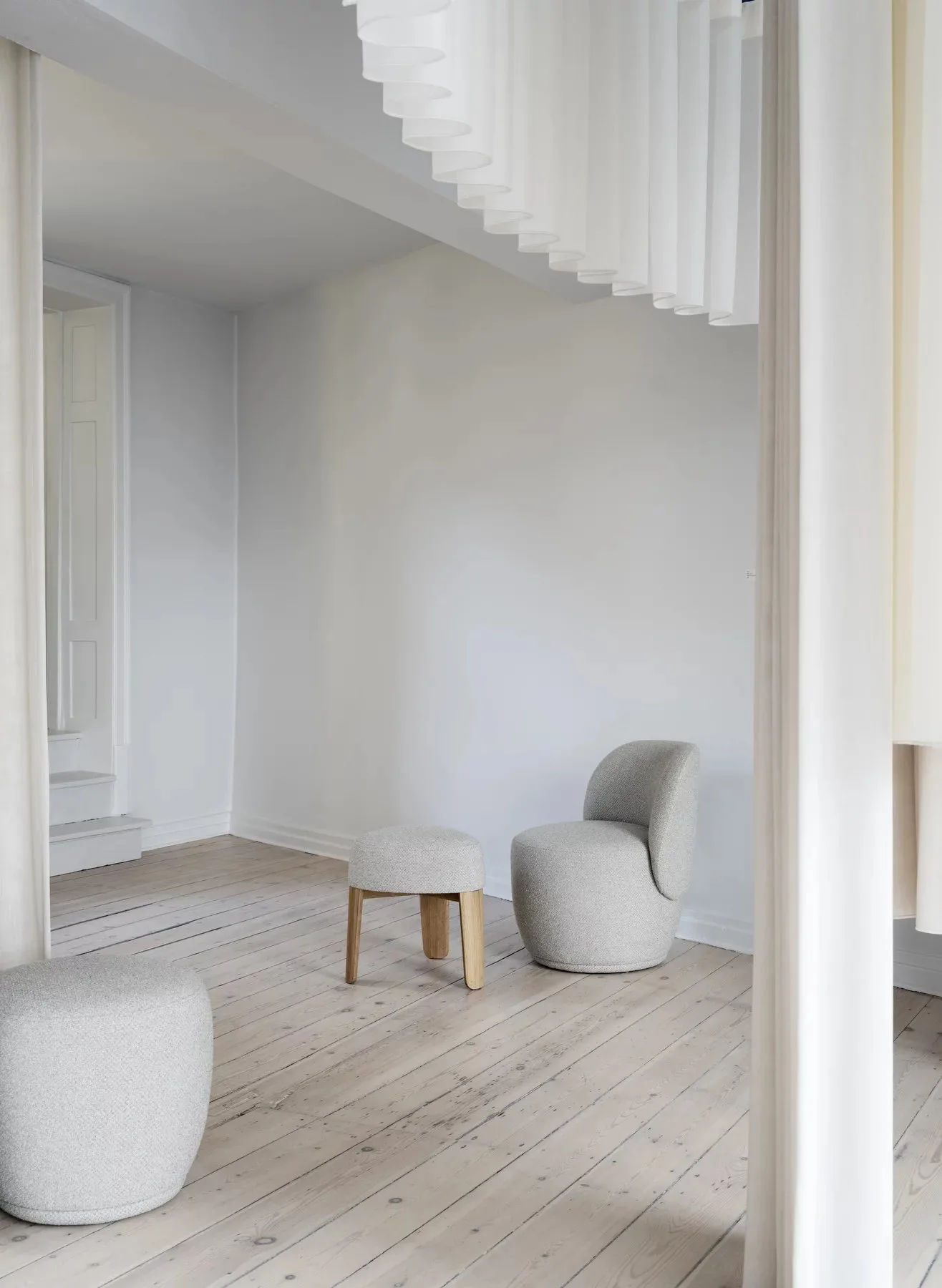 Kuon kruk Ø47x45 cm, Boucla beige blomus