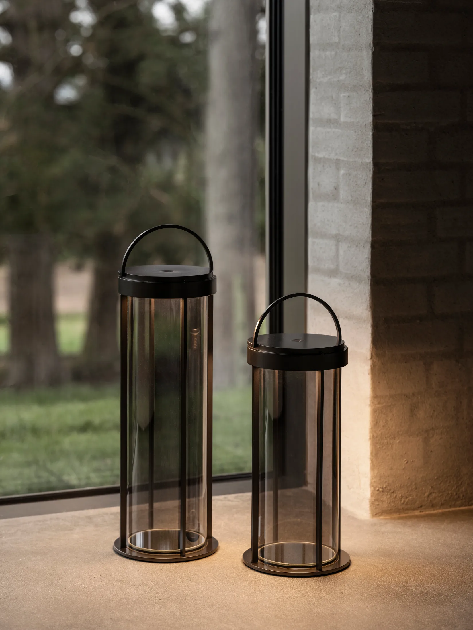 Mituro mobiel LED-lamp M, Gunmetal blomus