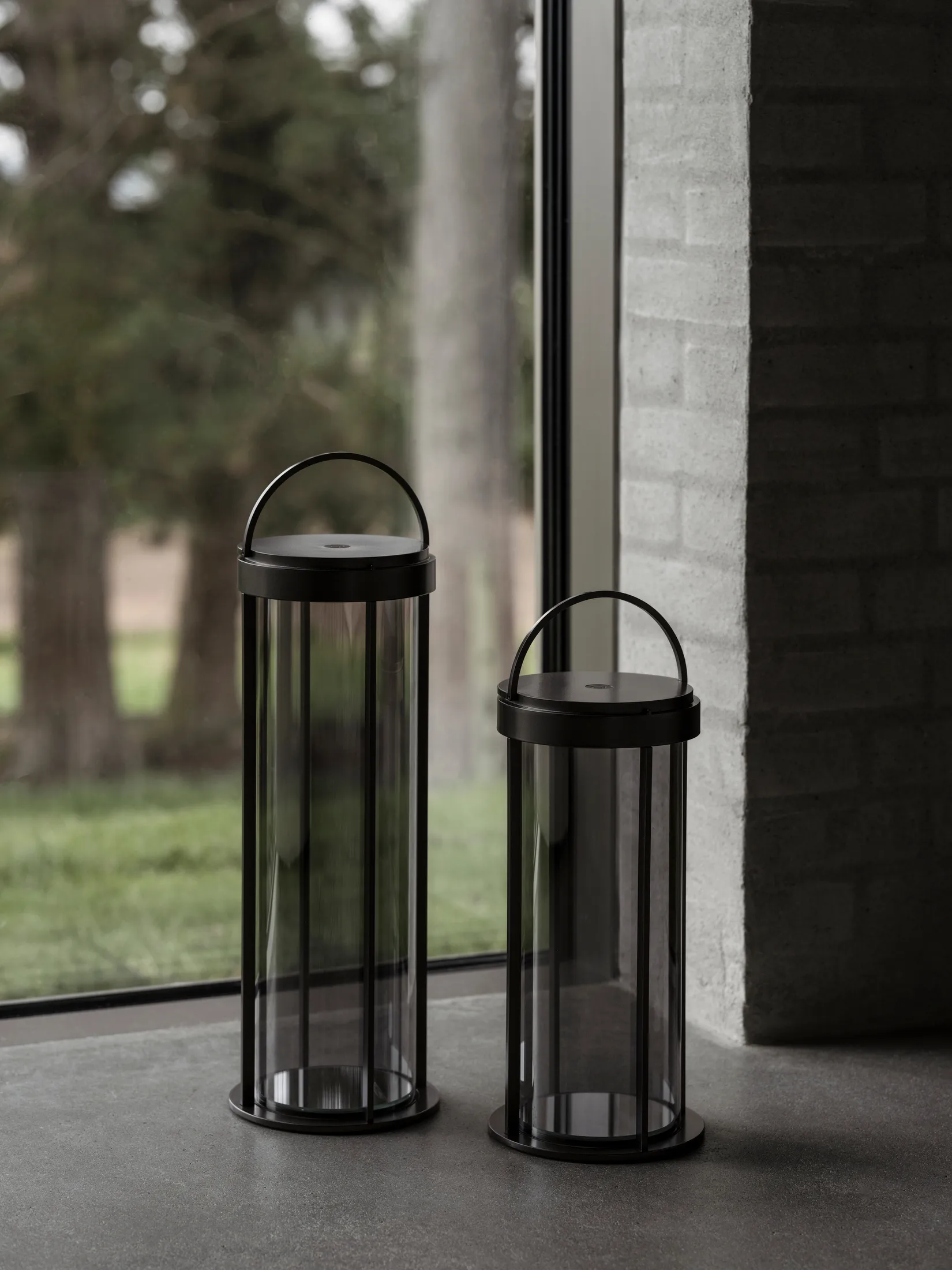 Mituro mobiel LED-lamp M, Gunmetal blomus