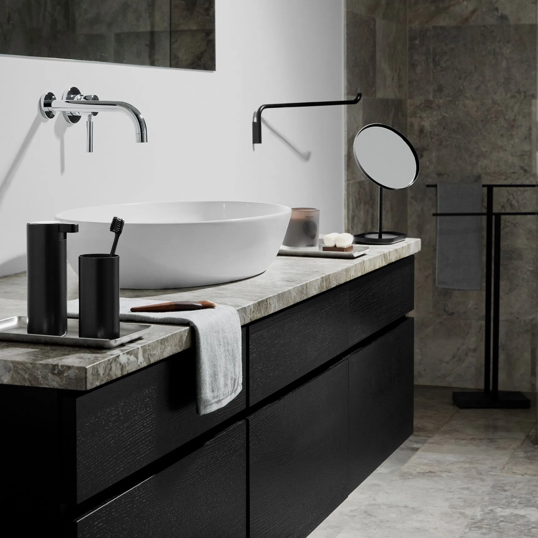 Modo handdoekhaak, Zwart blomus