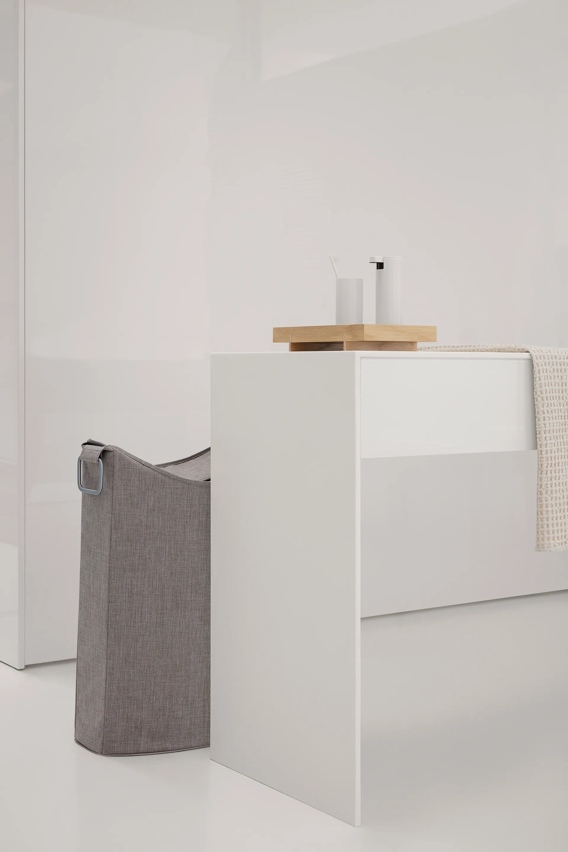 Modo tandenborstelhouder, Wit blomus