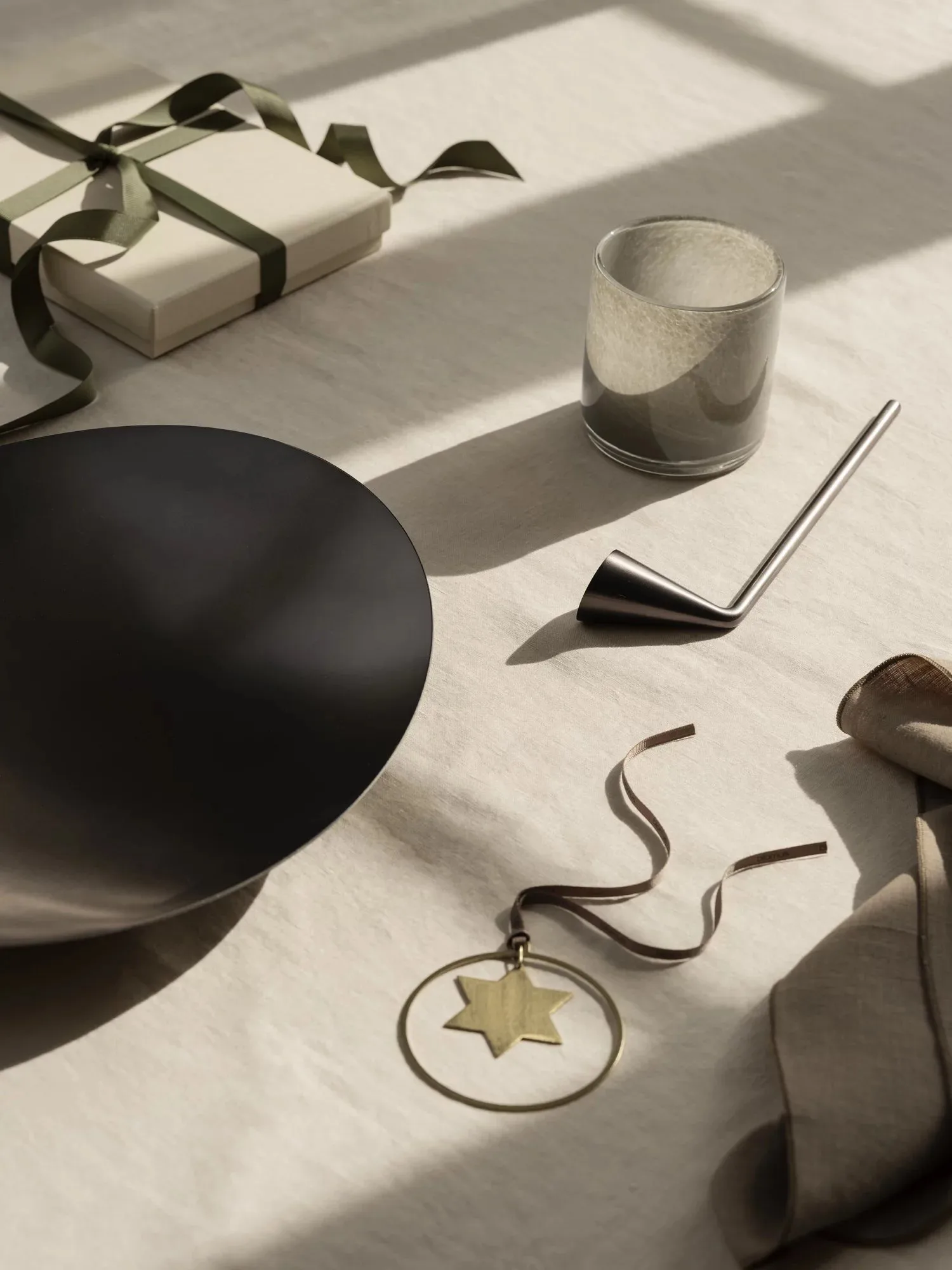 NOX kaarsendover 23 cm, Burned metal blomus