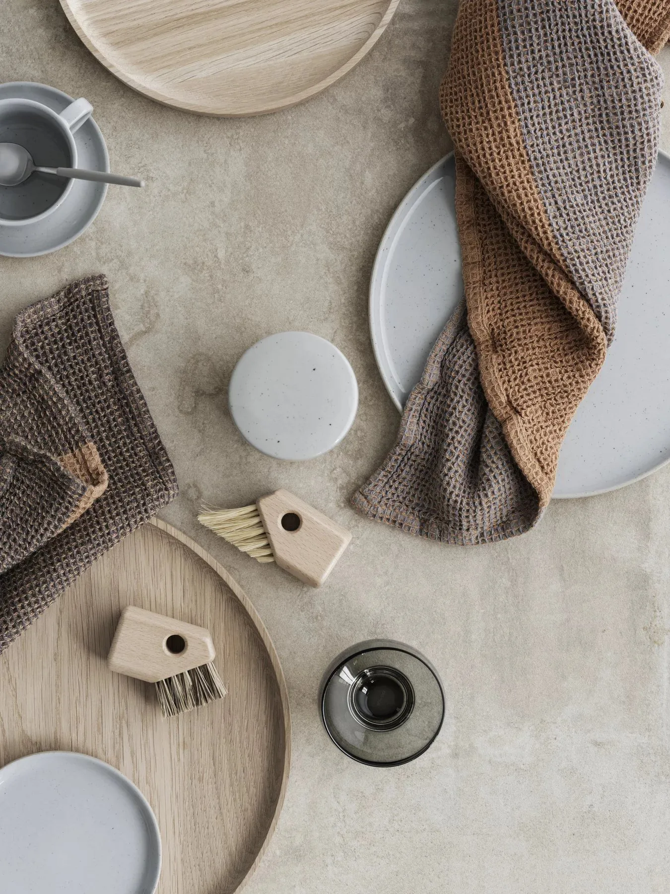 OKU dienblad M Ø34 cm, Eik blomus