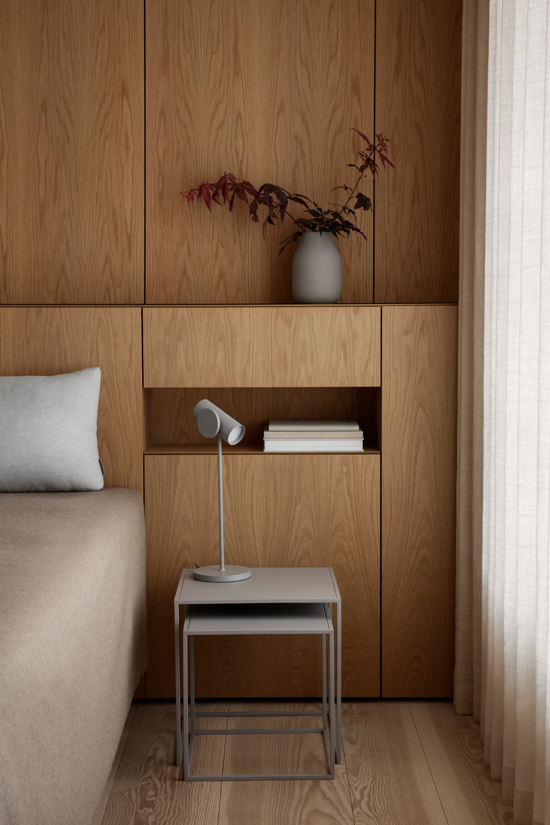 Stage tafellamp, Satellite blomus