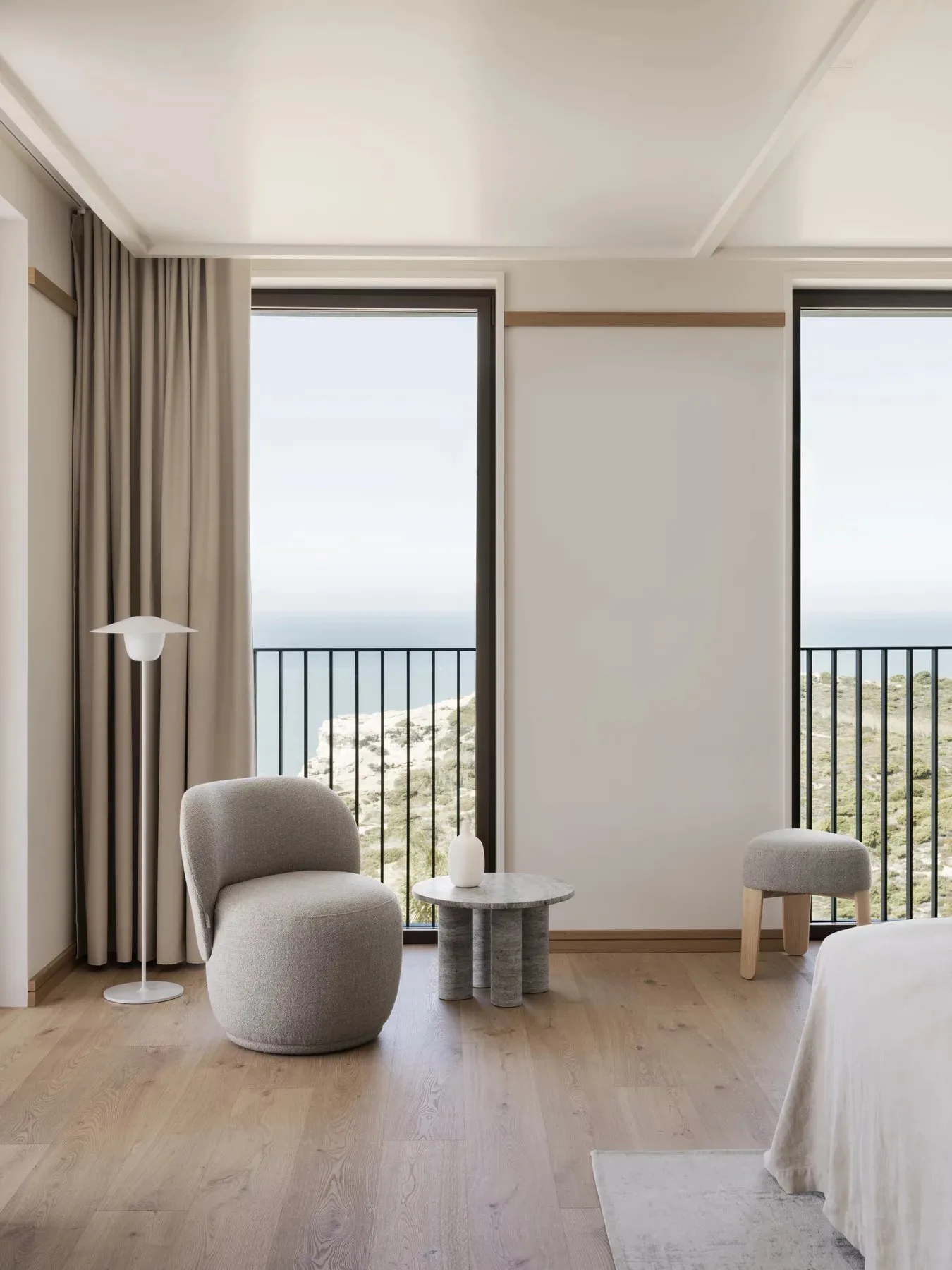 Volos bijzettafel S Ø52 cm, Silver Travertine blomus